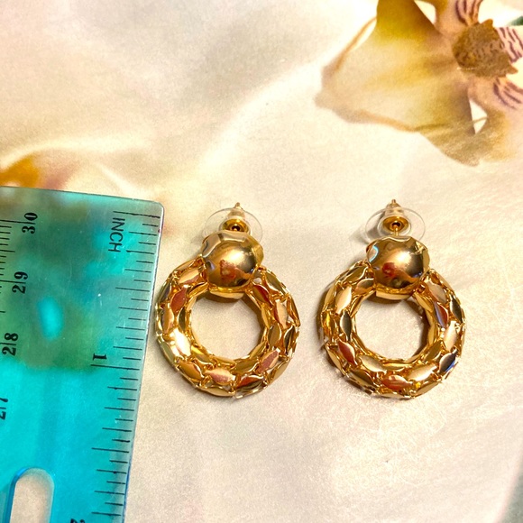 Fashion Gold Tone Circle Earrings - Picture 5 of 5